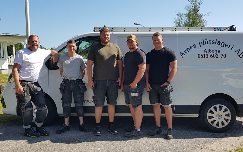 Från vänster: Konrad Thorild, Peter Sandin, Erik Johansson, Jacob Bergvall och Erik Sund. Rikard Sandin och Olle Spetz saknas på gruppbilden.